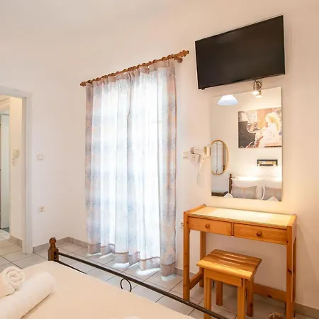 Apartment Three Bedroom 7-9 Adults First Floor *