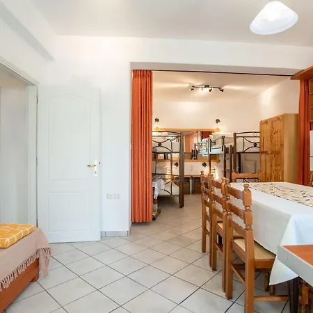 Apartment Three Bedroom 7-9 Adults First Floor Parikia (Paros)