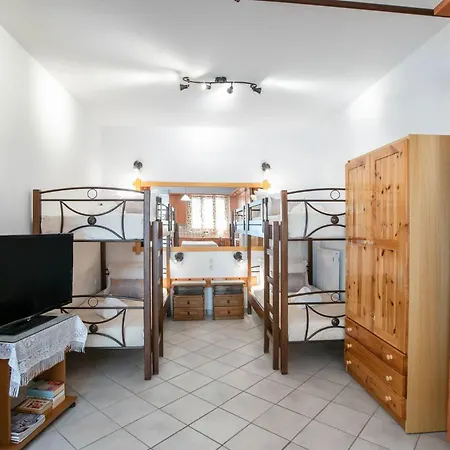 Apartment Three Bedroom 7-9 Adults First Floor Parikia (Paros)