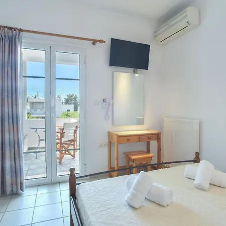 Three Bedroom 7-9 Adults First Floor Parikia (Paros)