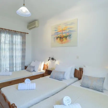 Apartment Three Bedroom 7-9 Adults First Floor