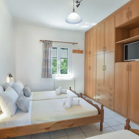 Three Bedroom 7-9 Adults First Floor Parikia (Paros)