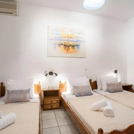 Apartment Three Bedroom 7-9 Adults First Floor Parikia (Paros)